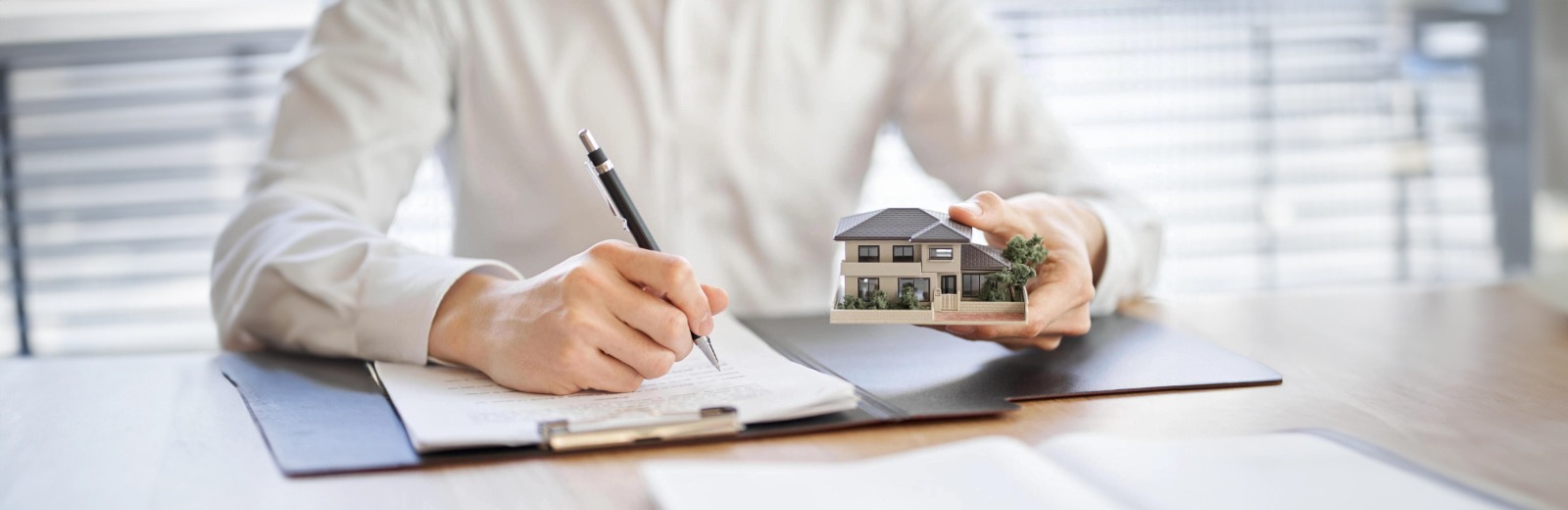 Live Coastal Realty Guide to Navigating interest rates today in Florida